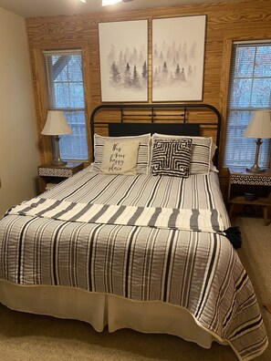 3 habitaciones, tabla de planchar con plancha, wifi y ropa de cama 