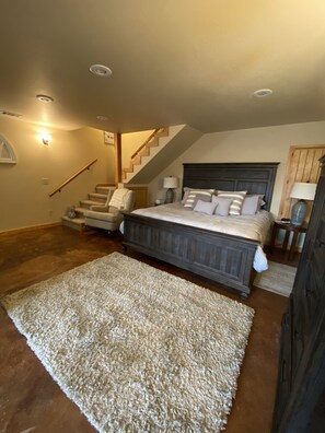 3 bedrooms, iron/ironing board, WiFi, bed sheets - Cornerstone Mountain Retreat (Hatfield)