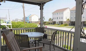 تناول الطعام بالخارج