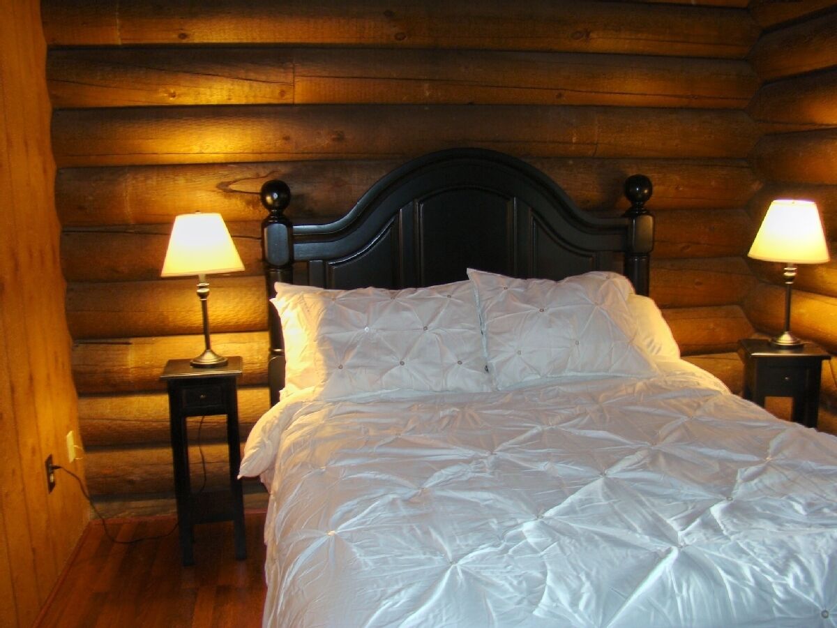 Charming Log Cabin in the Heart of Wine Country