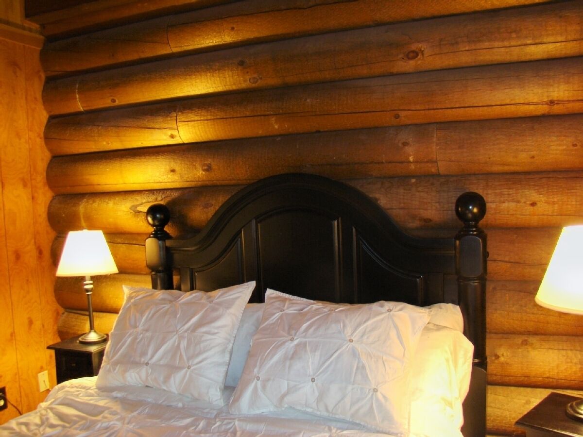 Charming Log Cabin in the Heart of Wine Country