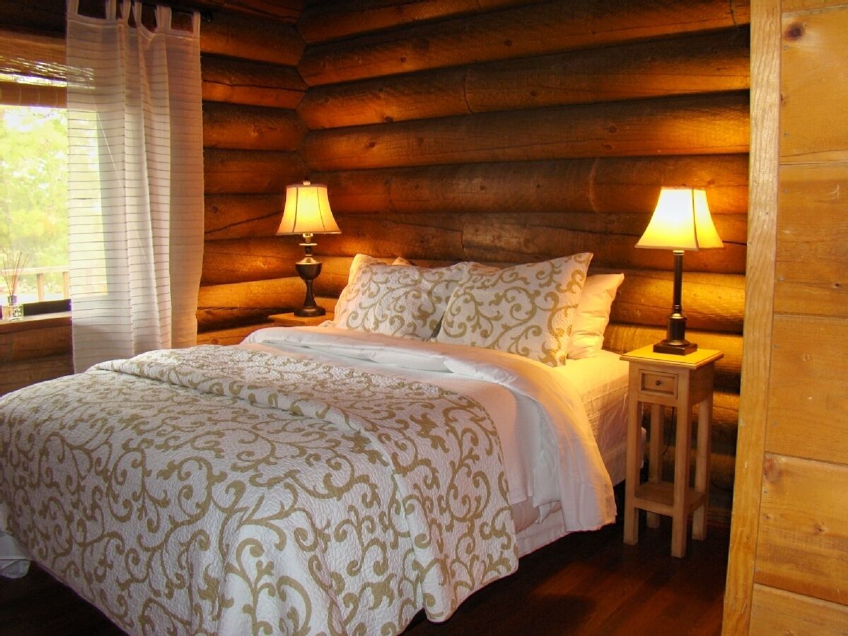 Charming Log Cabin in the Heart of Wine Country