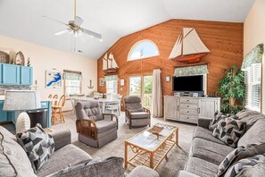 Een televisie en een stereo