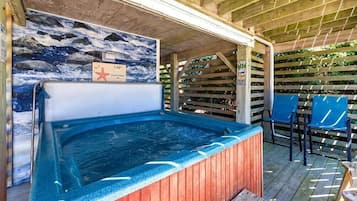 Tina de hidromasaje al aire libre