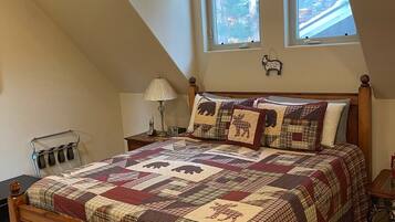 4 bedrooms, desk, iron/ironing board, travel crib