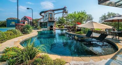 Red Sands Ranch River Resort - Private Pool, Tennis, Gym, 4-Story Water Slide!