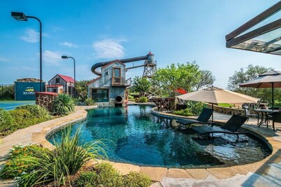 Red Sands Ranch River Resort - Private Pool, Tennis, Gym, 4-Story Water Slide!