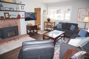 TV, fireplace - Value Lodging -  Walk to lifts, restaurants and shops (203032-4273) (Aspen)