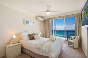 2 bedrooms, iron/ironing board, WiFi, bed sheets - 24B Peninsula Stylish Apt with Beach Views Surfers (Surfers Paradise)