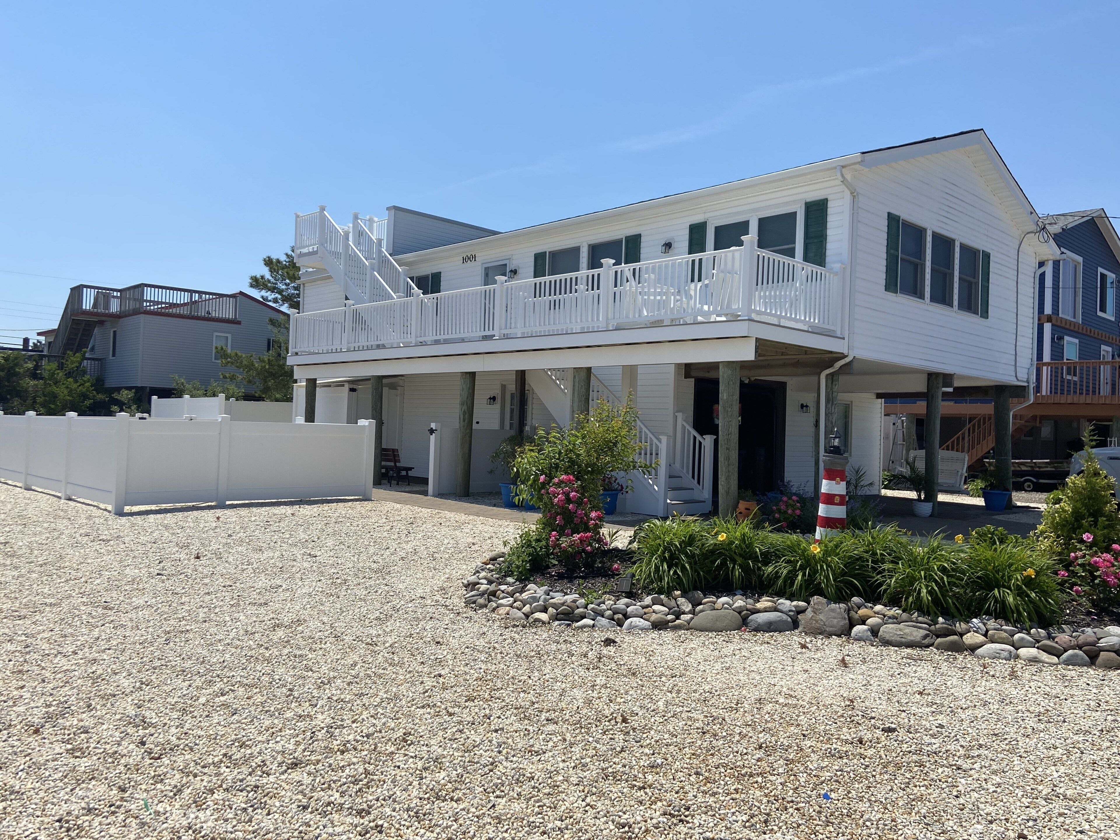 Ship Bottom LBI...Easy on and off Island...Newly Renovated Raised Ranch