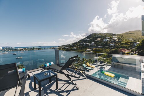 Villa Vijoux, Modern 8 br villa for large groups or family & Spectacular views!