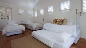 Unclassified image, 2 of 17, button - Seaside Beach House (Marcoola)