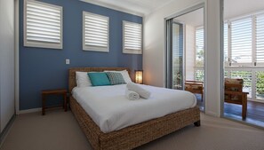 5 bedrooms, free WiFi, bed sheets