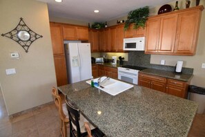 Fridge, microwave, oven, coffee/tea maker