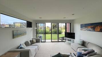 Smart TV, DVD player, books