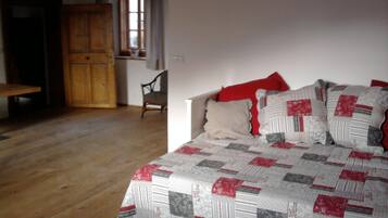 1 bedroom, internet, bed sheets