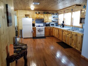 Fridge, microwave, oven, stovetop - Beautiful Black Mountain Recreational Area Vacation Rental Cheboygan, MI (Cheboygan)