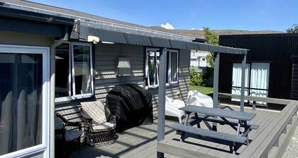 Täysin kunnostettu talo kylän keskustassa