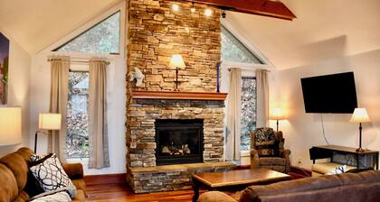 Experience mountain bliss at Great Aspen Chateau, 6 bdrm, 4 kings, Pet Friendly