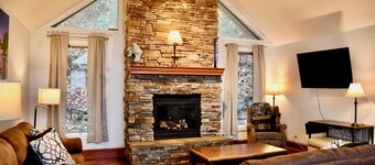 Experience mountain bliss at Great Aspen Chateau, 6 bdrm, 4 kings, Pet Friendly