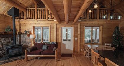 Relaxing Log Cabin Retreat minutes from Whiteface