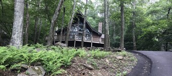 Spectacular Ski Chalet, 3 BR, 2.5 Bath, Great Location. 