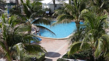 Ulkouima-allas, lämmitetty uima-allas