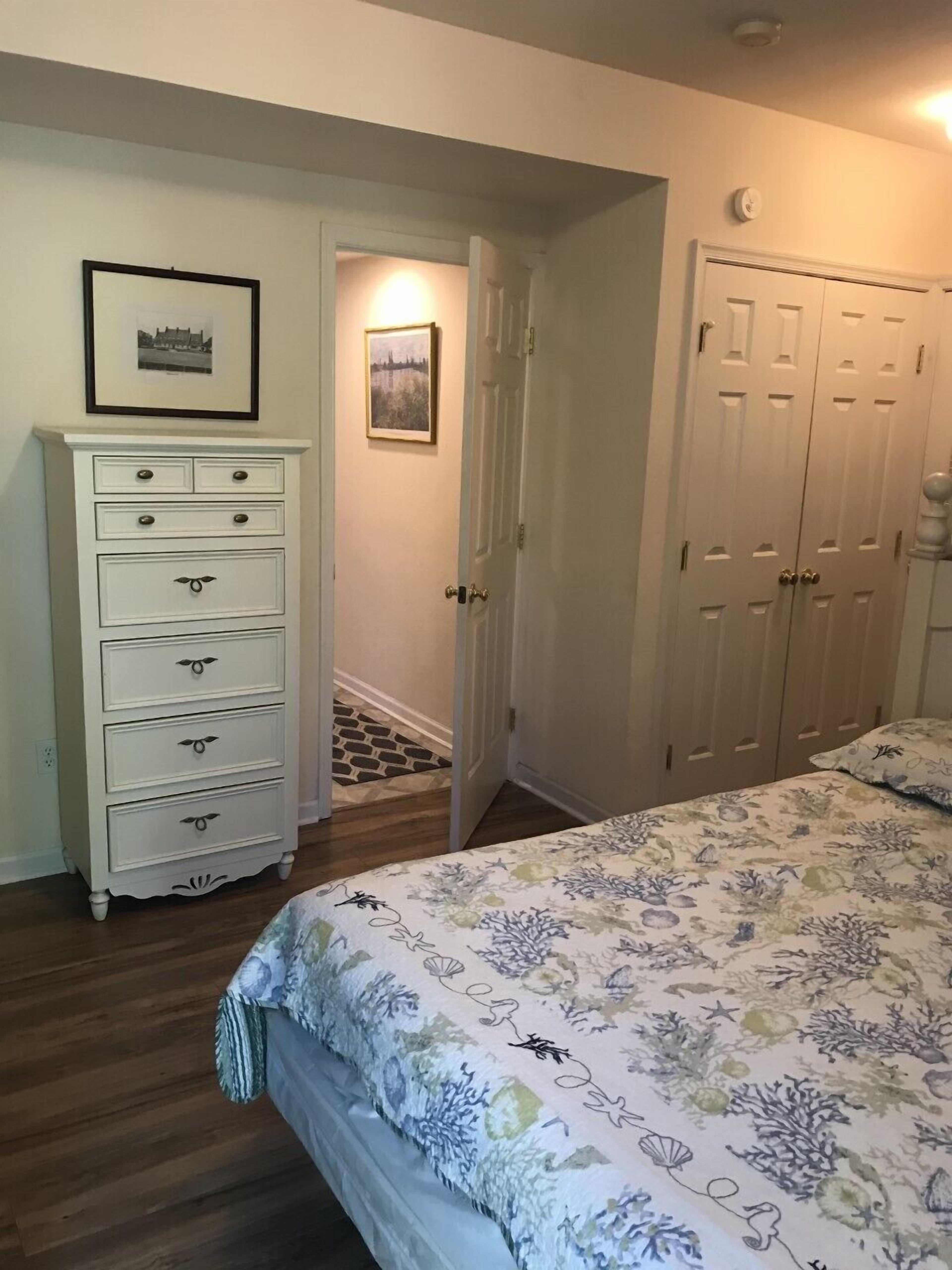 4 Blocks to Beach, 4BR, 3.5BA, Great for Families/Pets OPEN For rental 2023/2024