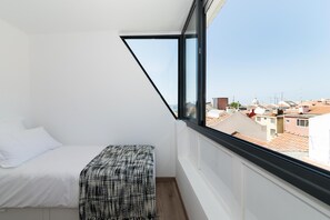 2 bedrooms, iron/ironing board, travel crib, free WiFi