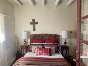 3 chambres, coffre-fort, fer et planche à repasser, lit de bébé portatif