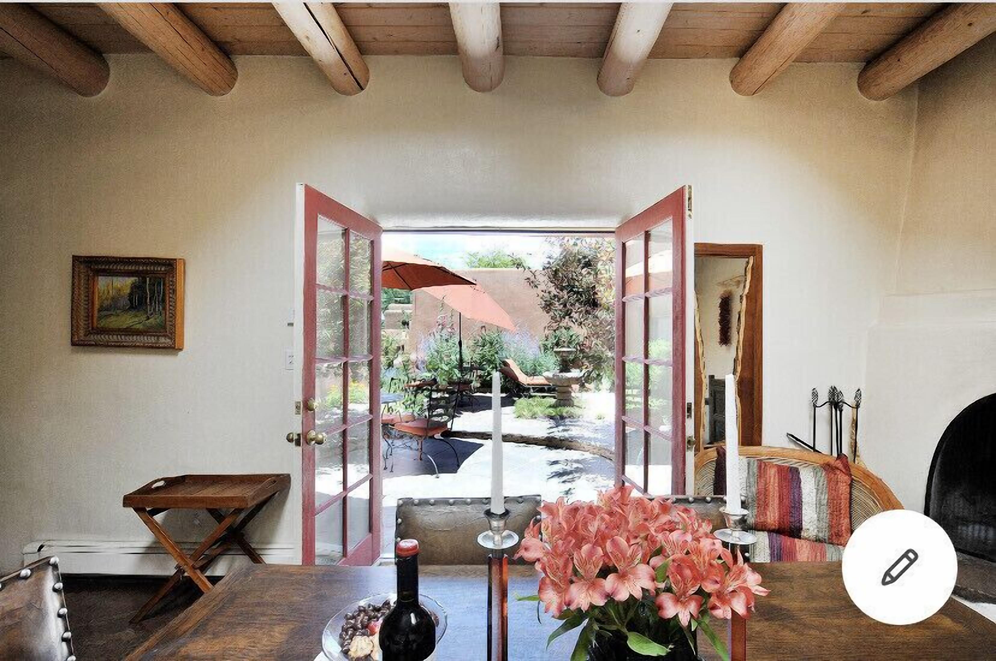 Beauty and Comfort - 3 Fireplaces, Hot Tub -Best Location-Last min Canc Deal 299