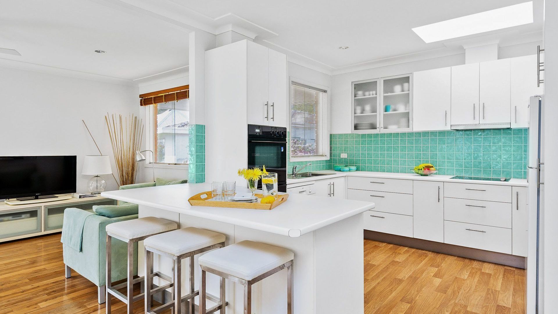 PALM BEACH COTTAGE by Palm Beach Holiday Rentals — image 6