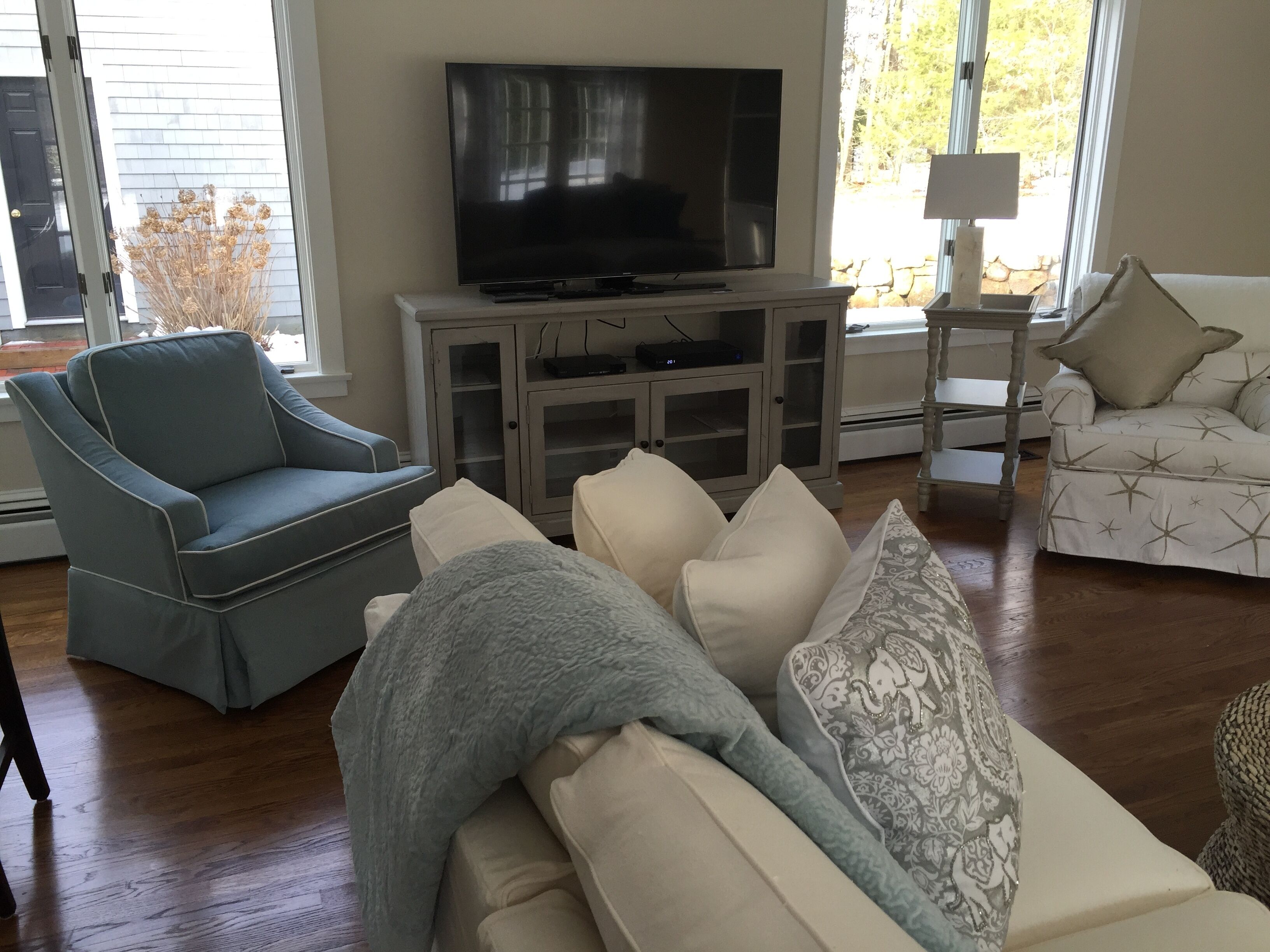 Lovely Osterville Home With New Gunite Pool and Beach Pass.