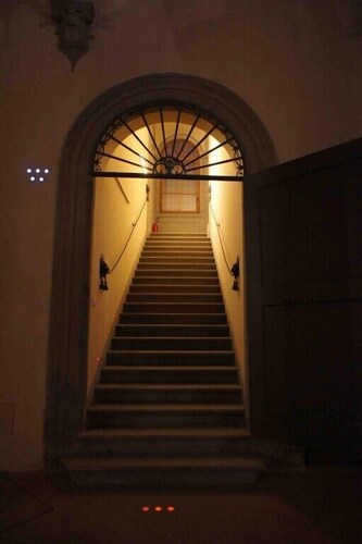 Live in the Renaissance with Modern Comforts - few steps from Uffizi Gallery