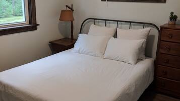 3 makuuhuonetta, silitysrauta/-lauta, Wi-Fi, vuodevaatteet