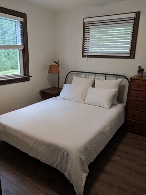 3 makuuhuonetta, silitysrauta/-lauta, Wi-Fi, vuodevaatteet