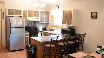 Frigorífic, microones, forn i placa de cuina