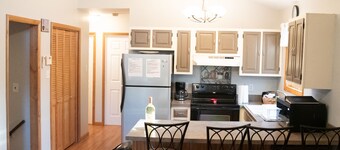 Perfect Getaway In The Poconos! (House #3) HotTub !! Gameroom !! WiFi !!