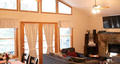 Perfect Getaway In The Poconos! (House #3) HotTub !! Gameroom !! WiFi !!