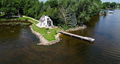 The Little Lake House - Private/Secluded Pennisula - Lake Winnebago