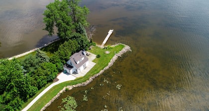 The Little Lake House - Private/Secluded Pennisula - Lake Winnebago