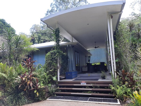 Terrace/patio - Daintree Holiday Accommodation (Cow Bay)