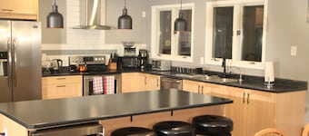 Gorgeous All Season Water Front Cabin