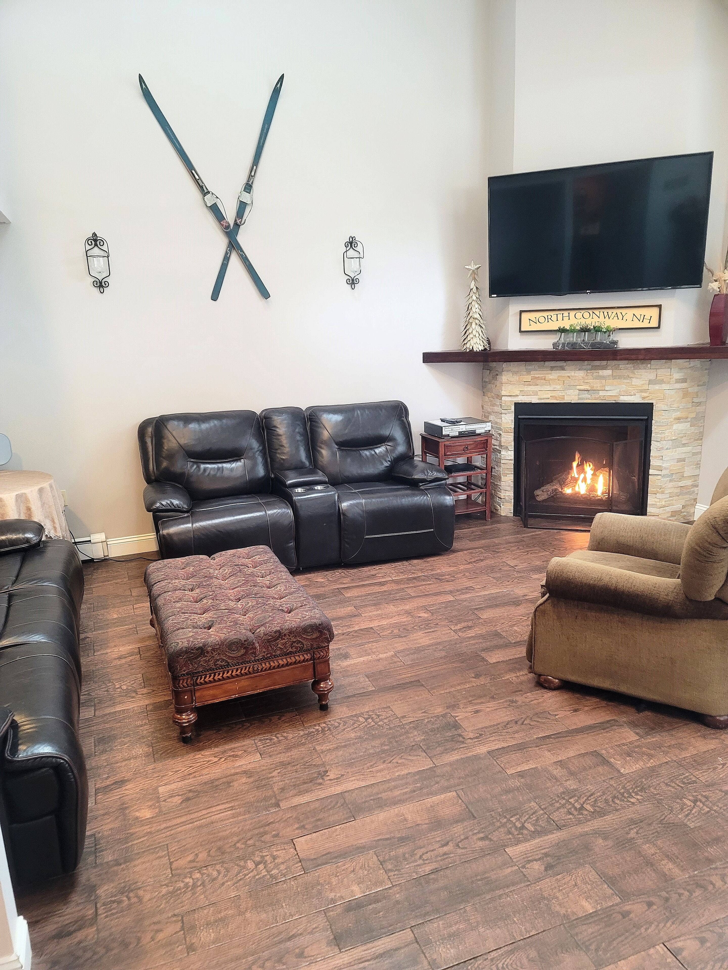 Luxury Vacation Rental in the Heart of North Conway, NH     CALL (978) 815-3778