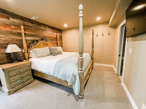 4 bedrooms, desk, iron/ironing board, free WiFi