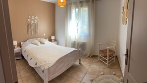 3 habitaciones, tabla de planchar con plancha y wifi