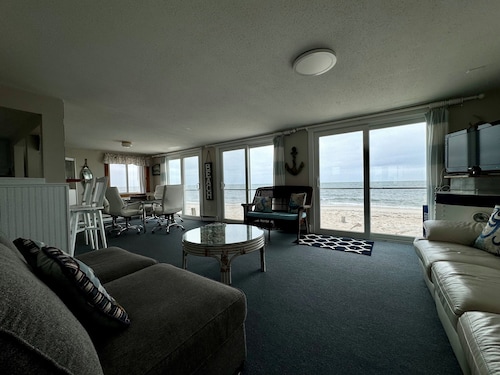 Privater Sandstrand, Ocean Waterfront, zweistöckiges Haus, Kajaks, $ 1700.