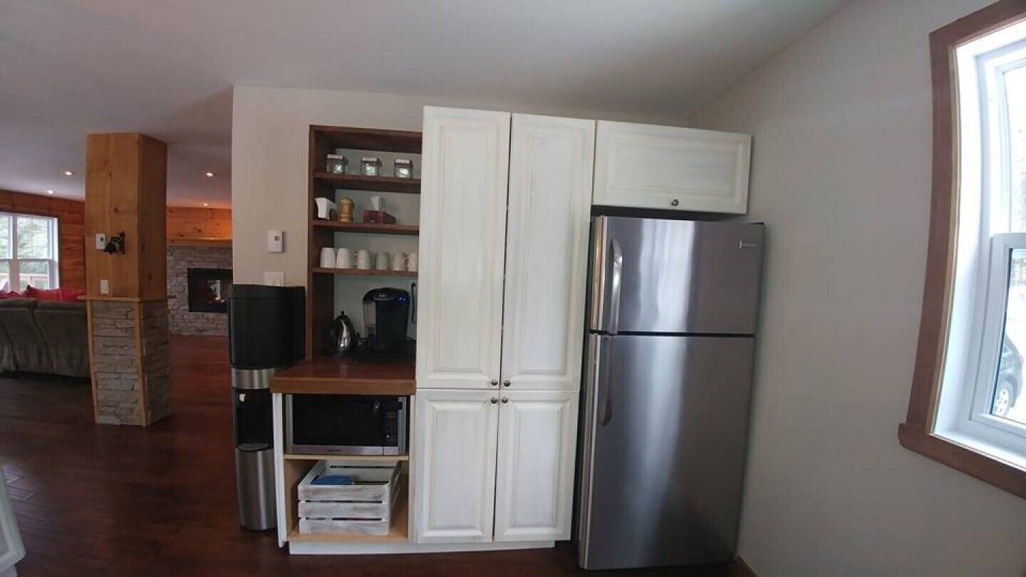 Cottage in the Laurentians next to a stream and a lake - Exode au Ruisseau