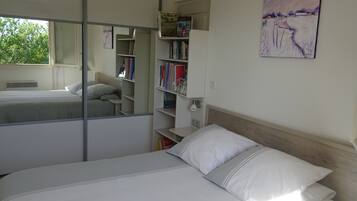 1 bedroom, iron/ironing board, free WiFi, bed sheets