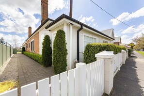Exterior - The Edward Townhouses 155 & 157 (Orange)
